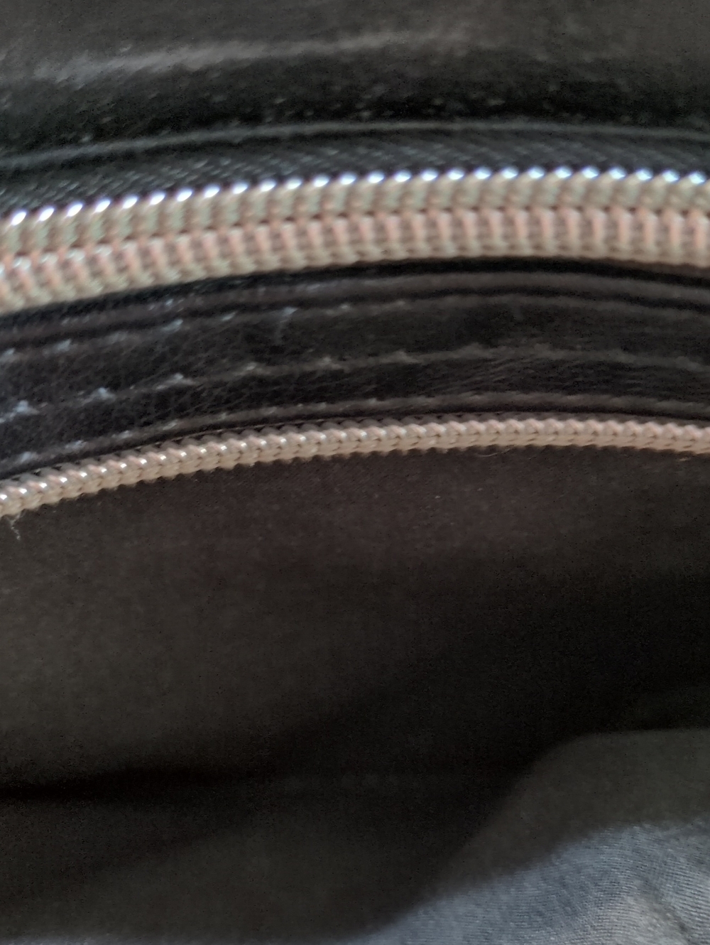 Relic Black Faux Leather Multi Zip Pocket Organizer Crossbody Bag Purse - Picture 9 of 11